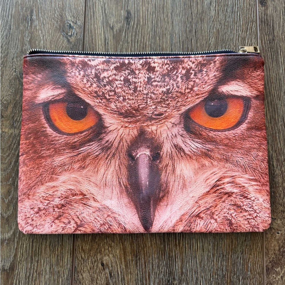 Essentiel Antwerp Owl Face Zip Clutch ‘Watching You’